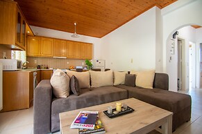 Family Private Homes with Sea View