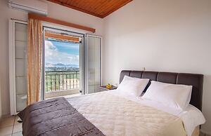 Family Private Homes with Sea View