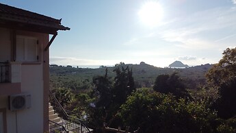 Family Private Homes with Sea View