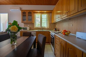 Family Private Homes with Sea View