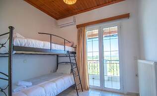 Family Private Homes with Sea View