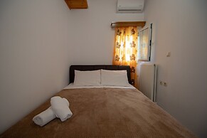 Family Private Homes with Sea View