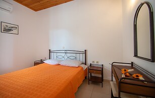 Family Private Homes with Sea View