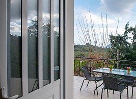 Family Private Homes with Sea View