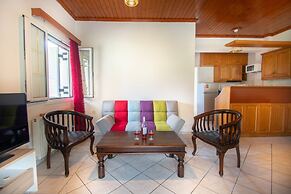 Family Private Homes with Sea View