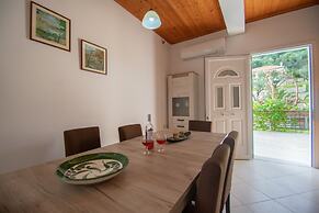 Family Private Homes with Sea View