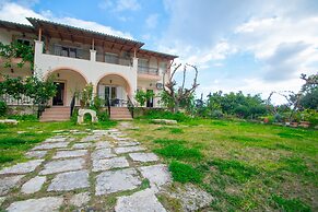 Family Private Homes with Sea View