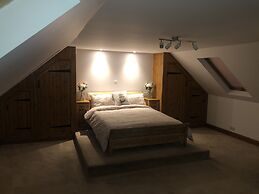 Arrochar Alps and Loch views