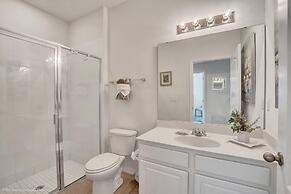 Airy Home and Private View - 5bd/5ba Townhome With CDC Cleaning Standa