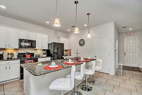 Airy Home and Private View - 5bd/5ba Townhome With CDC Cleaning Standa