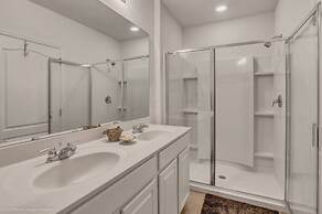 Airy Home and Private View - 5bd/5ba Townhome With CDC Cleaning Standa