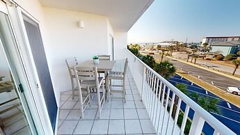 Seacrest 413 is a 2 BR Gulfside on Okaloosa Island by RedAwning