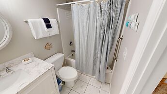 Seacrest 413 is a 2 BR Gulfside on Okaloosa Island by RedAwning