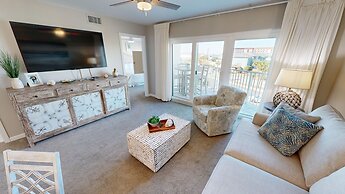 Seacrest 413 is a 2 BR Gulfside on Okaloosa Island by RedAwning
