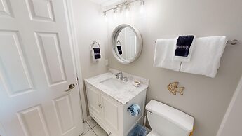 Seacrest 413 is a 2 BR Gulfside on Okaloosa Island by RedAwning