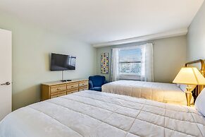 Ground Floor Pool Front Condo Sleeps 8 with easy beach access by RedAw