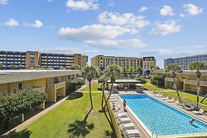 Venus 308 overlooking pool Easy Beach Access by RedAwning