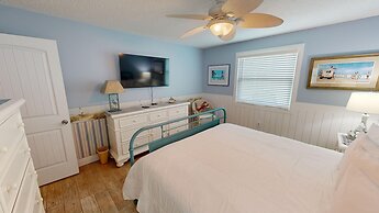 Venus 112 - Ground Floor 2 BR easy access to the beach and pool by Red