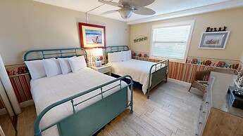 Venus 112 - Ground Floor 2 BR easy access to the beach and pool by Red