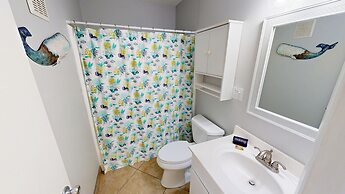 Venus 306 is a 3 BR steps to Pool with easy beach access - sleeps 9 by