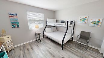 Venus 306 is a 3 BR steps to Pool with easy beach access - sleeps 9 by