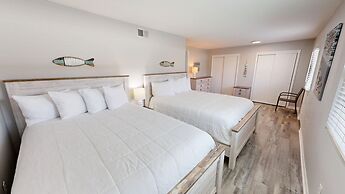 Venus 306 is a 3 BR steps to Pool with easy beach access - sleeps 9 by