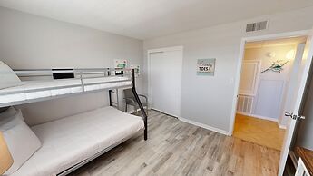 Venus 306 is a 3 BR steps to Pool with easy beach access - sleeps 9 by