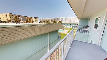 Venus 306 is a 3 BR steps to Pool with easy beach access - sleeps 9 by