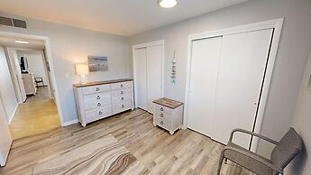 Venus 306 is a 3 BR steps to Pool with easy beach access - sleeps 9 by