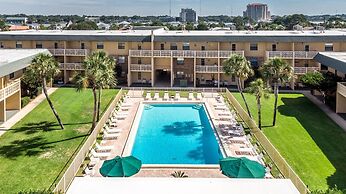 Venus 103 1 Bedroom Condo by Redawning