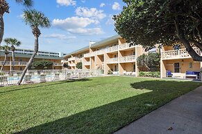 Venus 103 1 Bedroom Condo by Redawning