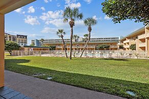 Venus 103 1 Bedroom Condo by Redawning