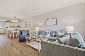 Venus 108 1 Bedroom Condo by Redawning