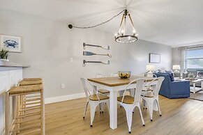 Venus 108 1 Bedroom Condo by Redawning