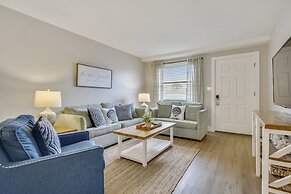 Venus 108 1 Bedroom Condo by Redawning