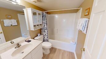 Seacrest 304 is a Gulfview 2 BR on Okaloosa Island by RedAwning