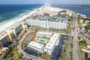 Venus 202 Second floor Pool-view 2 Bedroom with easy beach access by R