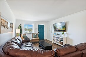 Venus 202 Second floor Pool-view 2 Bedroom with easy beach access by R