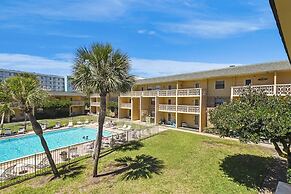 Venus 202 Second floor Pool-view 2 Bedroom with easy beach access by R