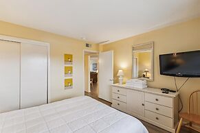 Venus 219 - 2nd Floor 1 BR on Okaloosa Island with easy beach access b