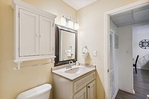 Venus 219 - 2nd Floor 1 BR on Okaloosa Island with easy beach access b