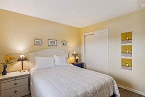 Venus 219 - 2nd Floor 1 BR on Okaloosa Island with easy beach access b