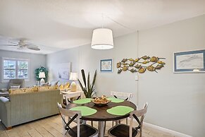 Venus 201 - 2nd Floor 2 BR Sleeps with Gulf Access on Okaloosa Island 