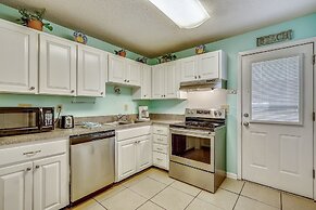 Venus 309 sleeps 10 Close to pool and beach by RedAwning