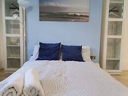 Lux Kings RD City Centre Studio Apartment Reading