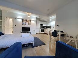 Lux Kings RD City Centre Studio Apartment Reading