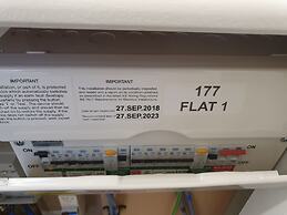 Lux Kings RD City Centre Studio Apartment Reading