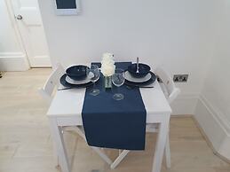 Lux Kings RD City Centre Studio Apartment Reading