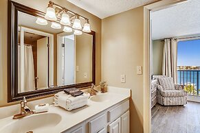 WVT 604 is a Beautiful 3 BR 2 Ba with a Boat Slip by RedAwning