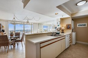 Magnolia House 407 is a 1 BR With Amazing Views by Redawning